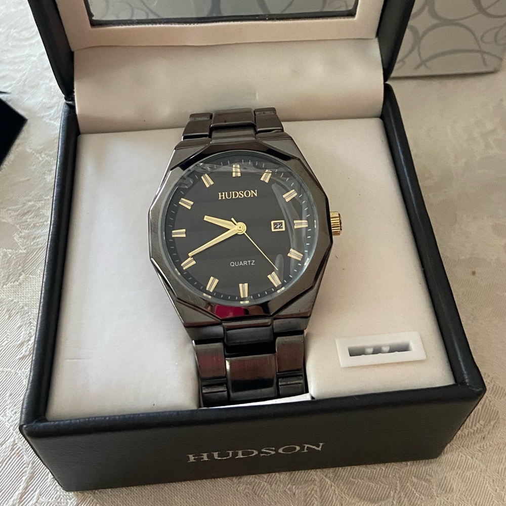 Hudson quartz men watch